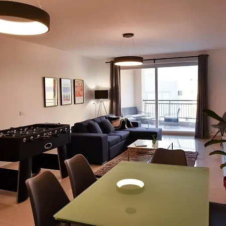 Voguish 3 Bedroom Apartment St. Paul's Bay