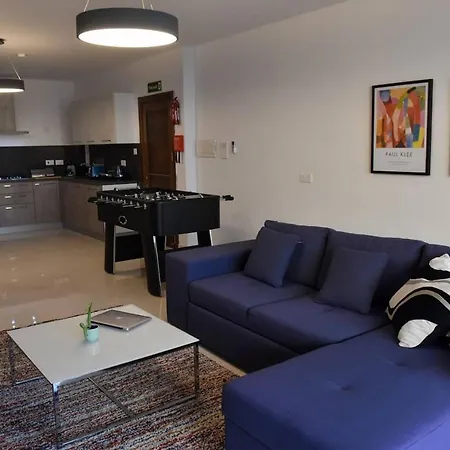 Voguish 3 Bedroom Apartment St. Paul's Bay