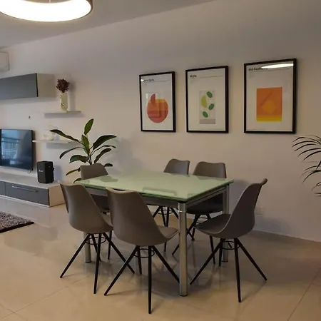 Voguish 3 Bedroom Apartment St. Paul's Bay